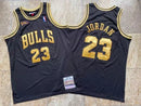 Regata NBA Chicago Bulls Retrô 1997 - 1998 Mitchell & Ness Authentic Jordan 23 - Preta
