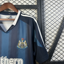 Camisa Newcastle United - Retrô I 05/06 (Fora)