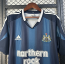Camisa Newcastle United - Retrô I 05/06 (Fora)