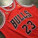 Regata NBA Chicago Bulls Retrô 1996 - 1997 Mitchell & Ness Authentic Jordan 23 - Vermelha